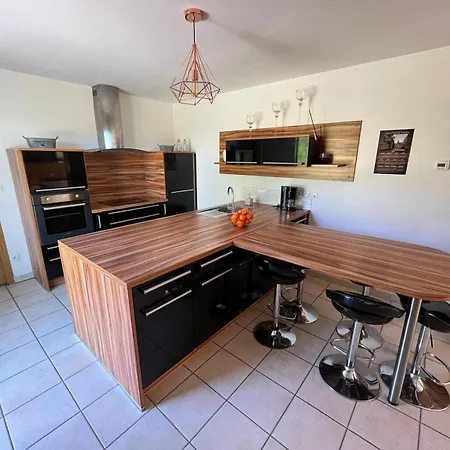 Maison De Charme Au Coeur Du Vexin Normand, 8 Personnes, 4 Couchages, Calme Et Confort Feriehus *