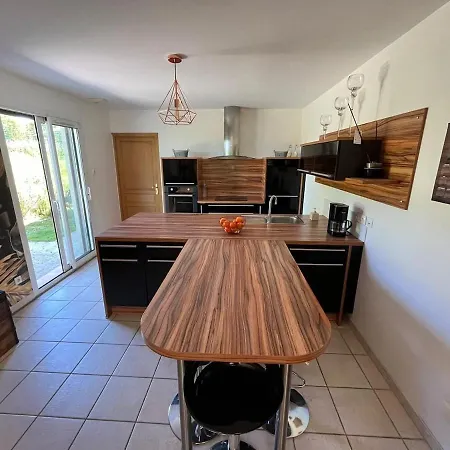 Maison De Charme Au Coeur Du Vexin Normand, 8 Personnes, 4 Couchages, Calme Et Confort Feriehus
