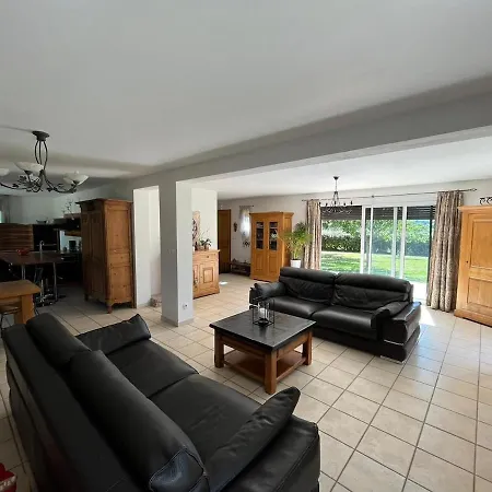Feriehus Maison De Charme Au Coeur Du Vexin Normand, 8 Personnes, 4 Couchages, Calme Et Confort